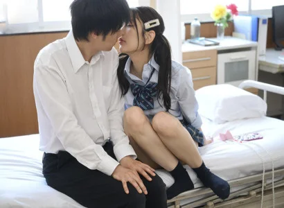 Chàng nam sinh yếu đuối bị khoa khôi đè ra địt giữa lớp